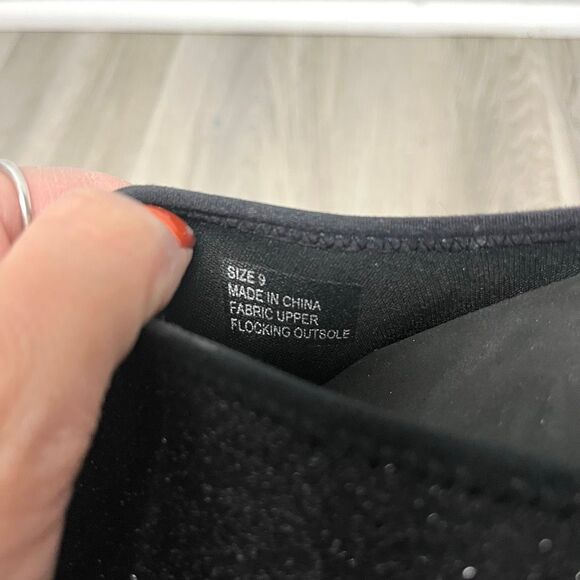 Volatile Sandals Womens 9 Festina Black Shimmery Stretch Knit Low Platform Wedge - Picture 5 of 6